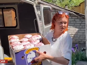 В медучреждения Горловки доставили пасхальные куличи (видео)